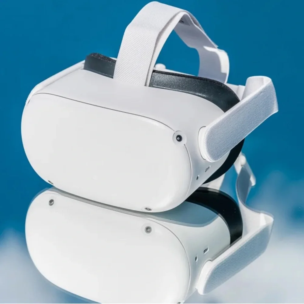 Selling an oculus barely used basically brand new 275$ comes with resident evil
